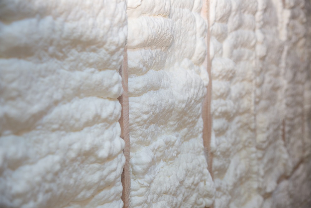 Wooden wall filling with special foam for insulation and sound insulation Wooden wall filling with special foam for insulation and sound insulation